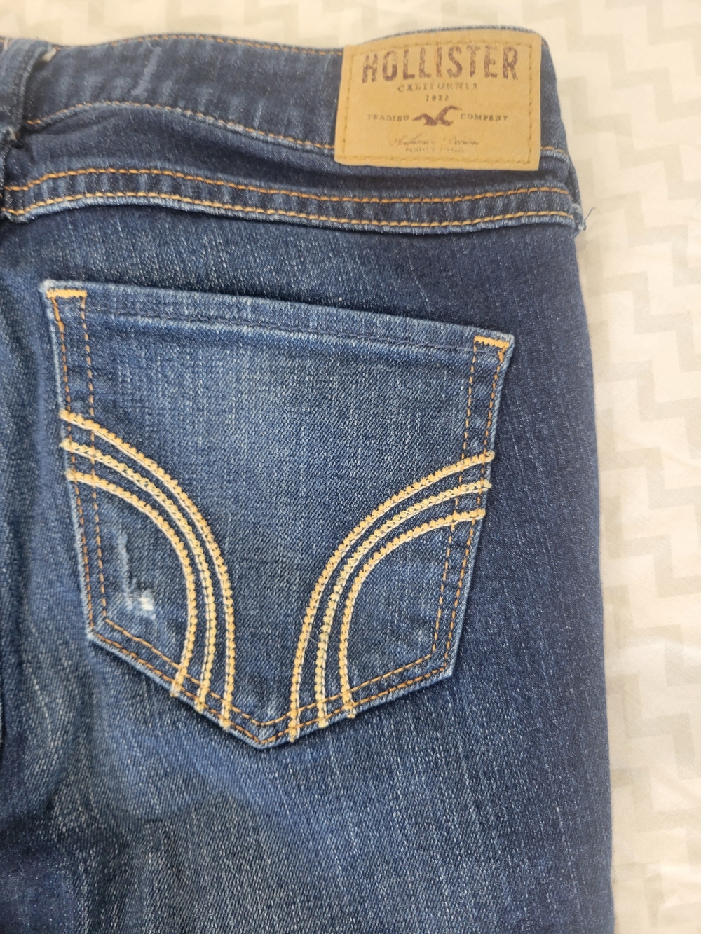 Hollister Women's Distressed Dark Blue Skinny Jeans W25 L 31 - Picture 10 of 11
